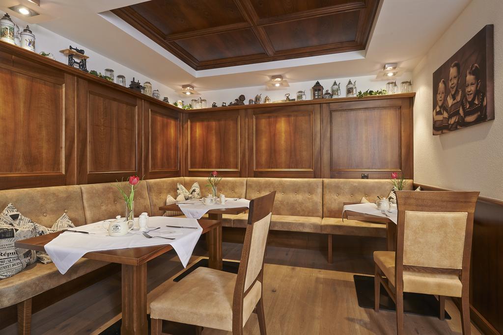Brauereigasthof Zum Loewenbraeu Adelsdorf Εξωτερικό φωτογραφία