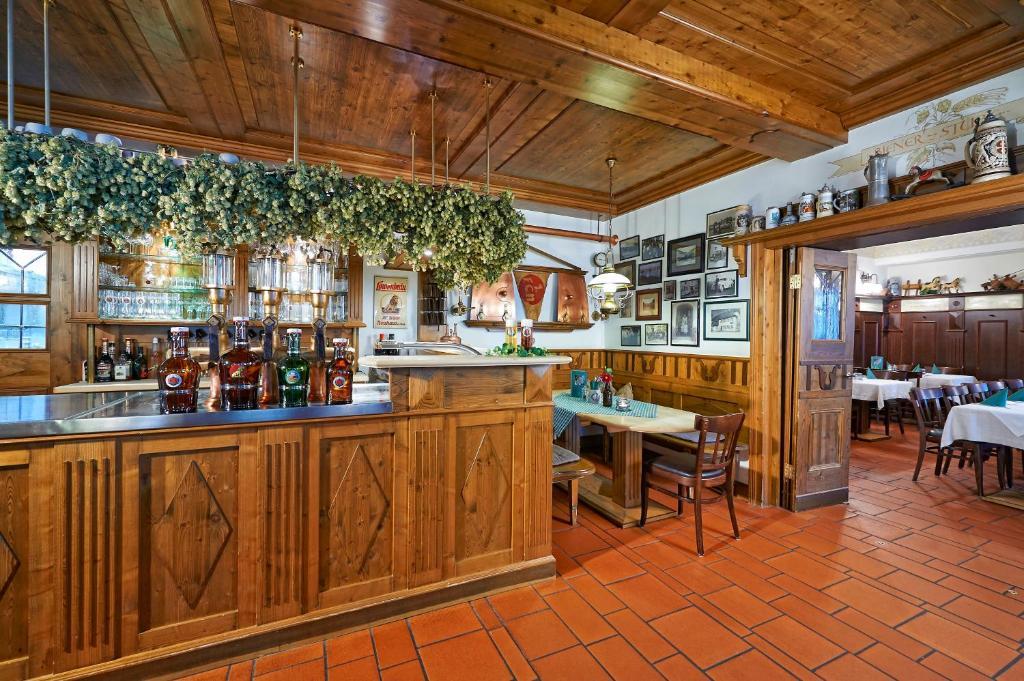 Brauereigasthof Zum Loewenbraeu Adelsdorf Εξωτερικό φωτογραφία